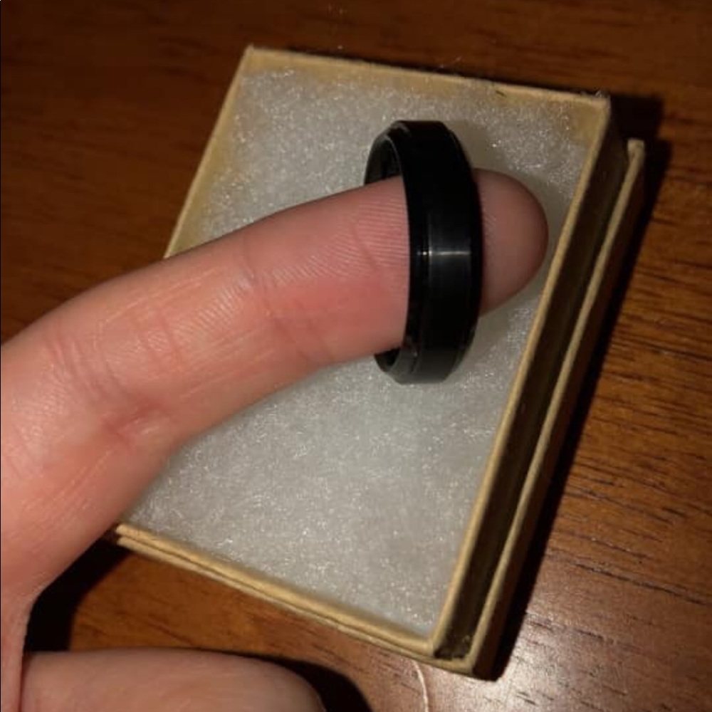 Men’s tungsten ring